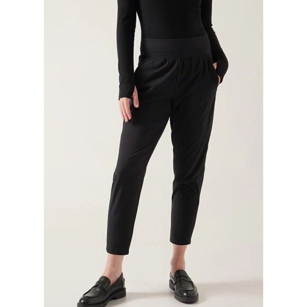 Athleta Nolita Slim Tapered Crop Featherweight Black Pants Size‎ 8 #980400